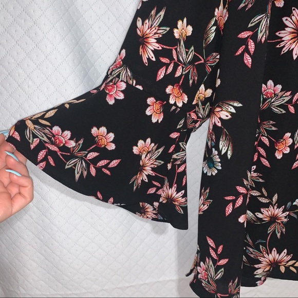 RAFAELLA 1X button down semi sheer floral top - Picture 6 of 7